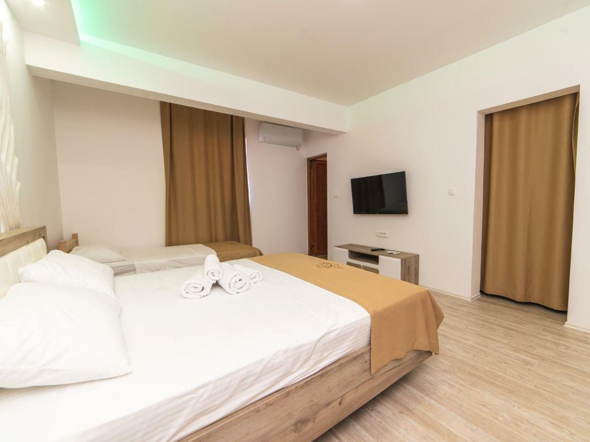 Hotel Royal Garden Nikšić Esterno foto