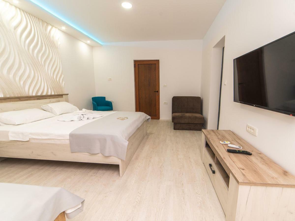 Hotel Royal Garden Nikšić Esterno foto