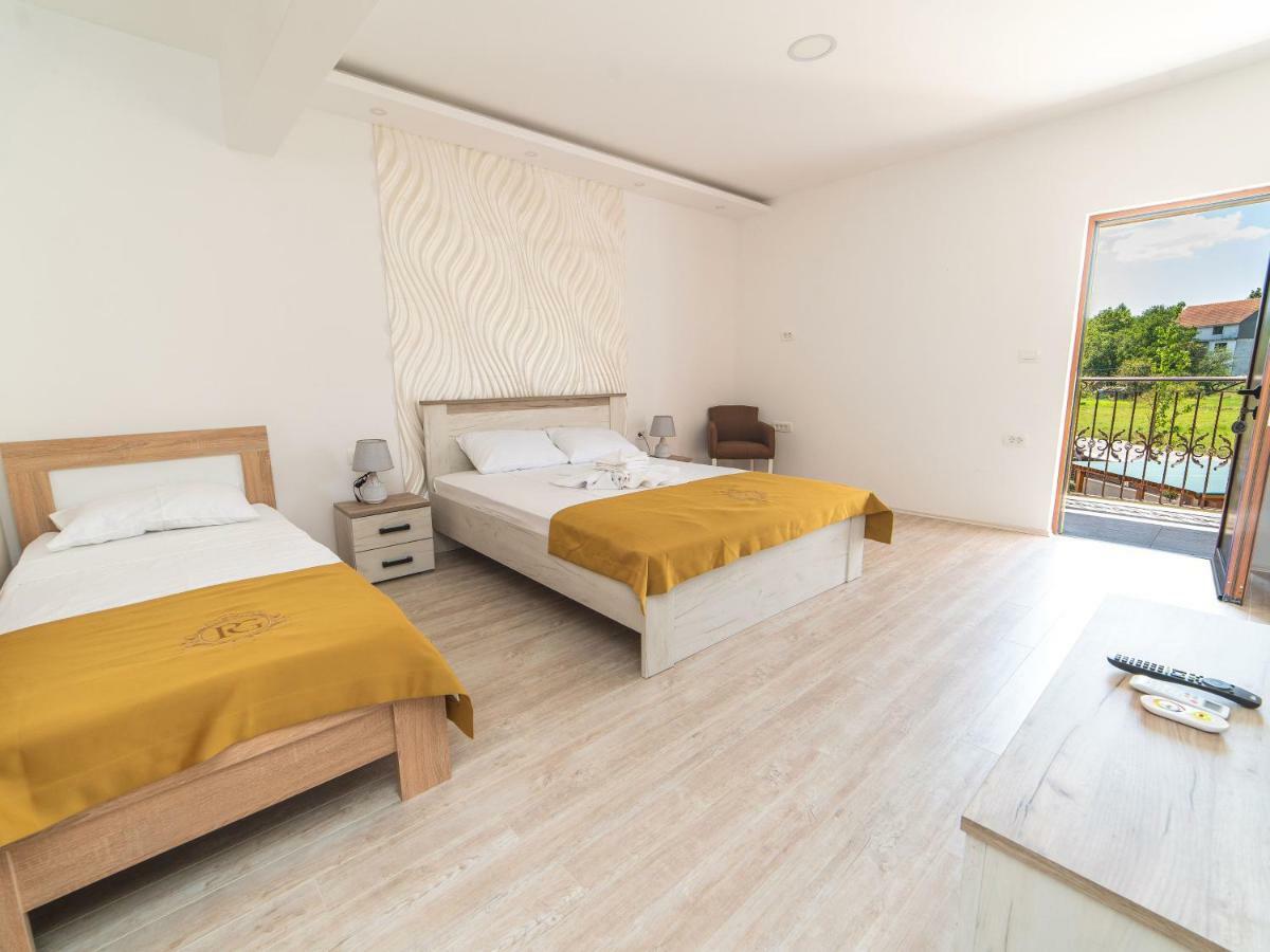 Hotel Royal Garden Nikšić Esterno foto