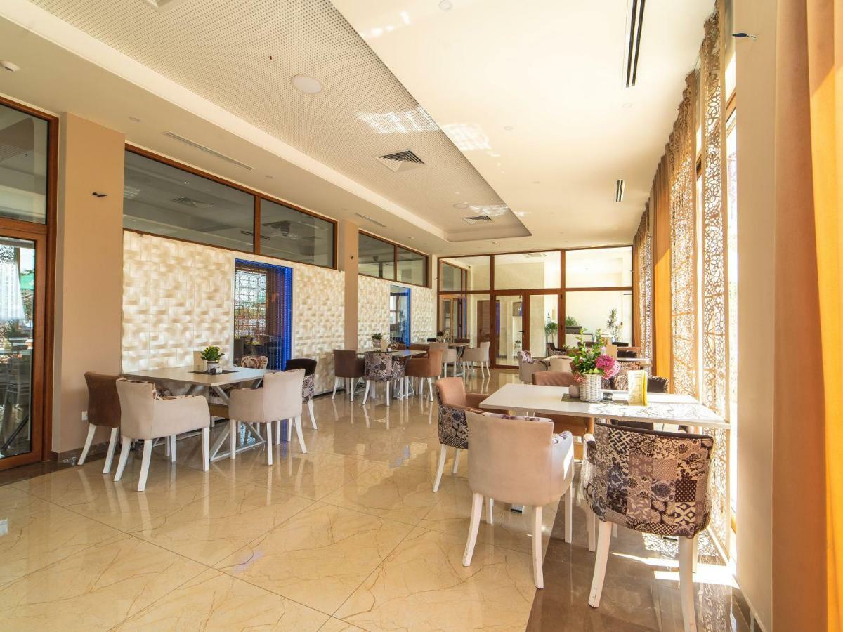 Hotel Royal Garden Nikšić Esterno foto