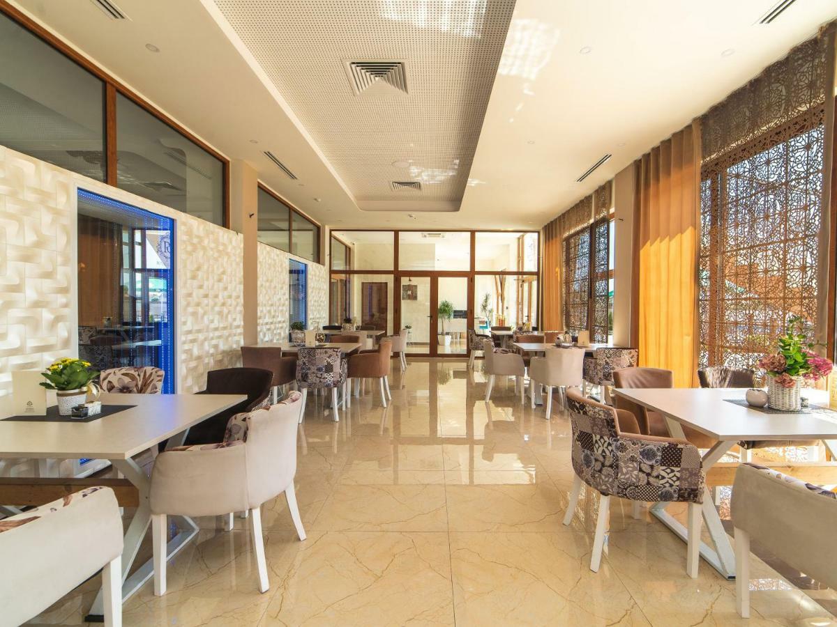 Hotel Royal Garden Nikšić Esterno foto