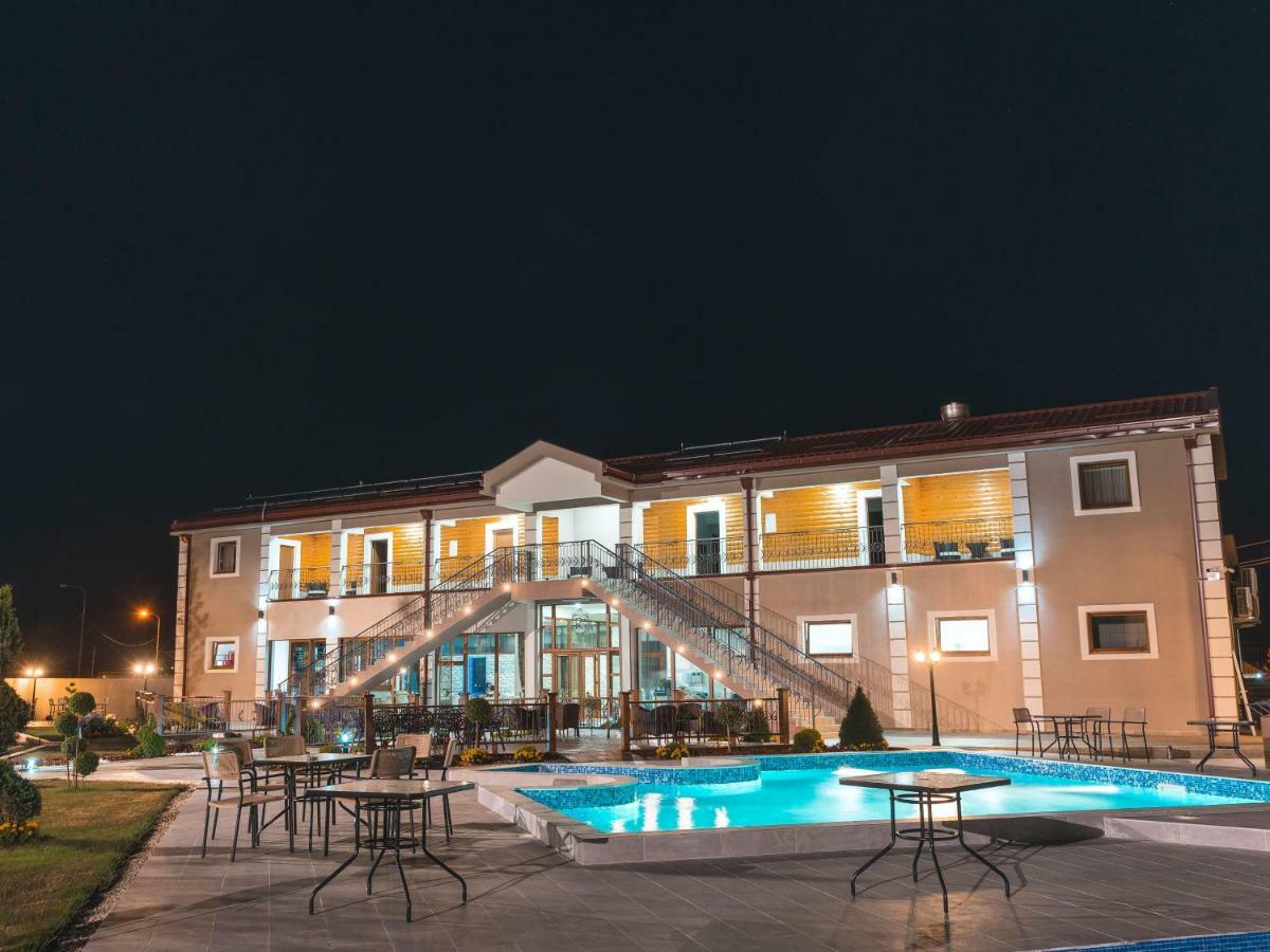 Hotel Royal Garden Nikšić Esterno foto