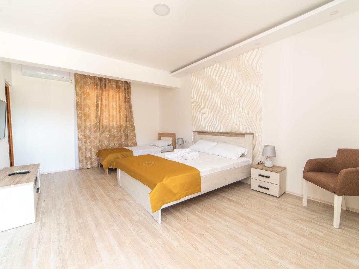 Hotel Royal Garden Nikšić Esterno foto