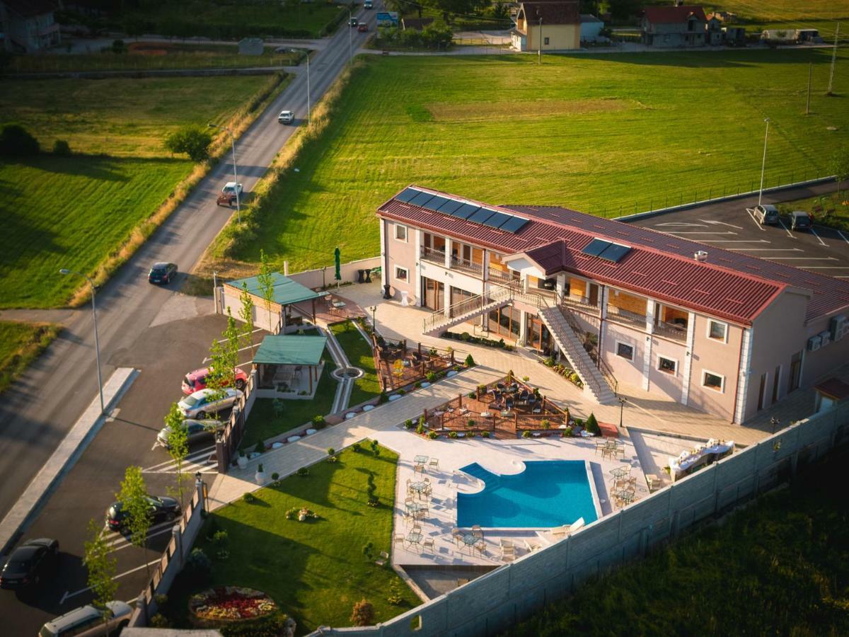Hotel Royal Garden Nikšić Esterno foto